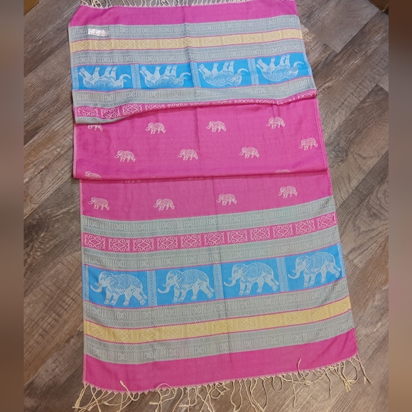 Pashmina 100% Cashmere Elephant Scarf NWOT
